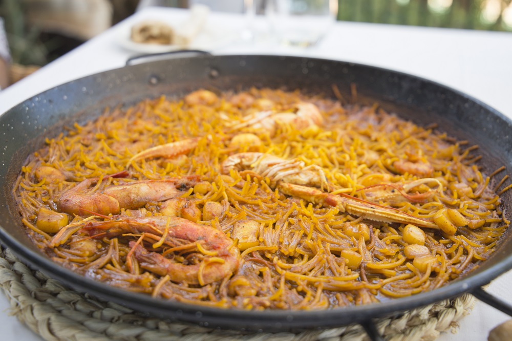 Fideuá – Spanish Seafood noodle dish similar to Paella